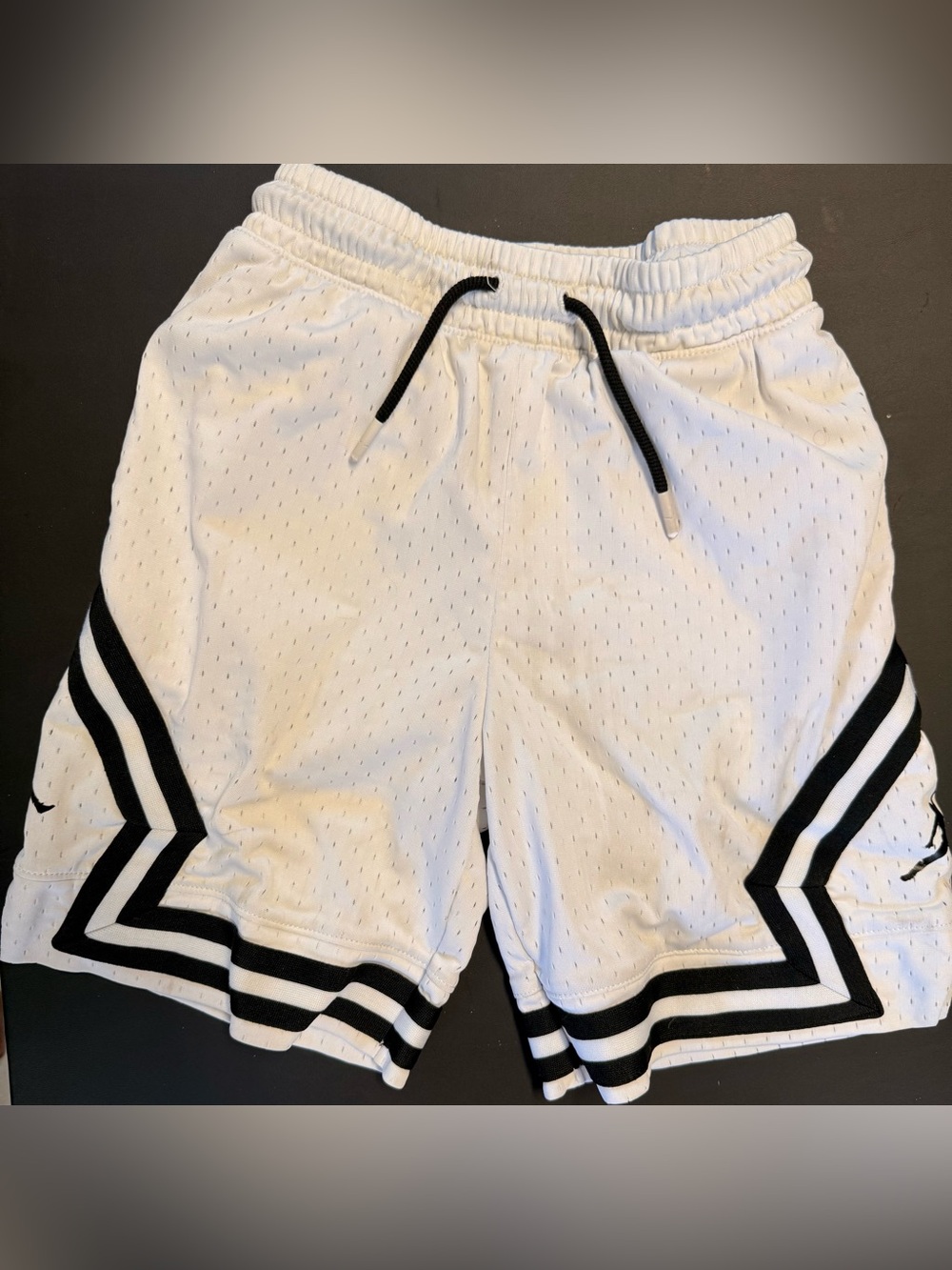 Boys Jordan Shorts Size M